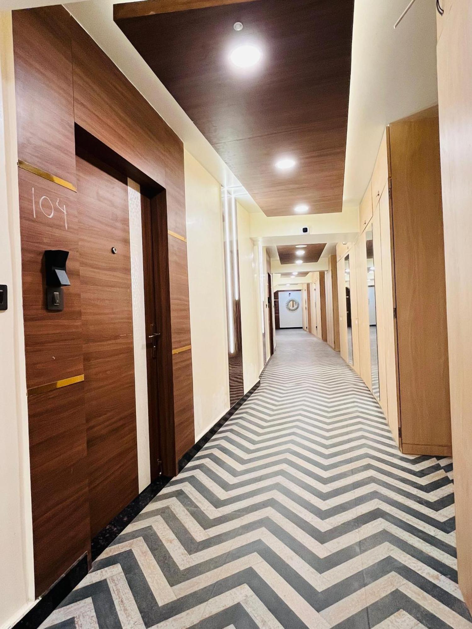 Luxury Stay At Hotel Broadway Boutique Mall Road Chowrasta Near Mahakal Temple 大吉岭 外观 照片