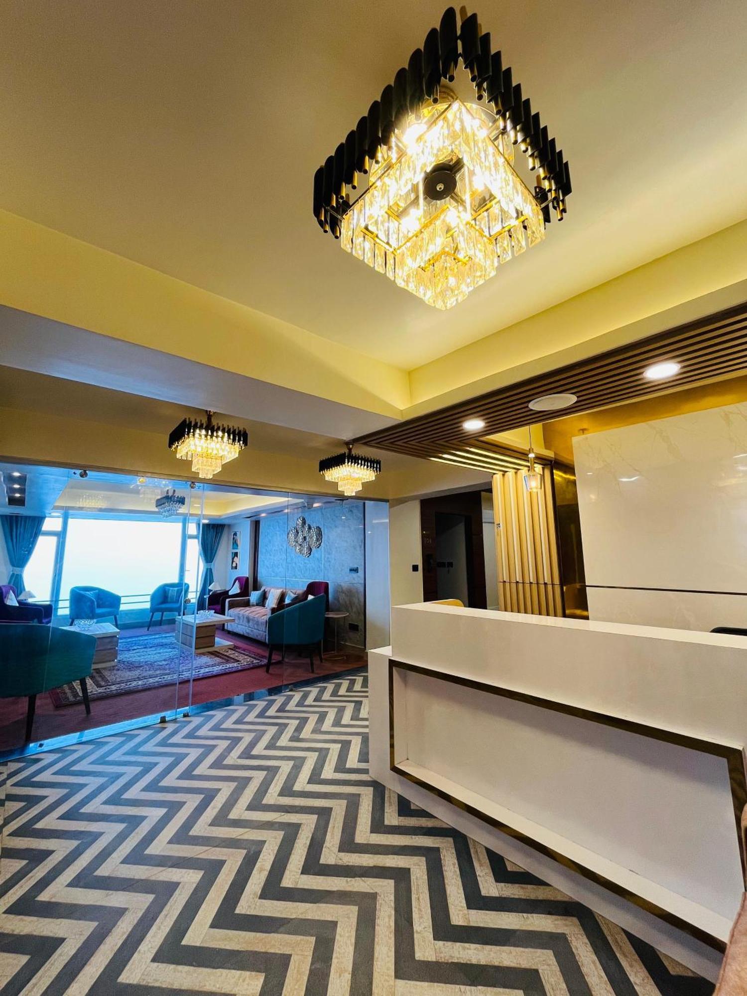 Luxury Stay At Hotel Broadway Boutique Mall Road Chowrasta Near Mahakal Temple 大吉岭 外观 照片