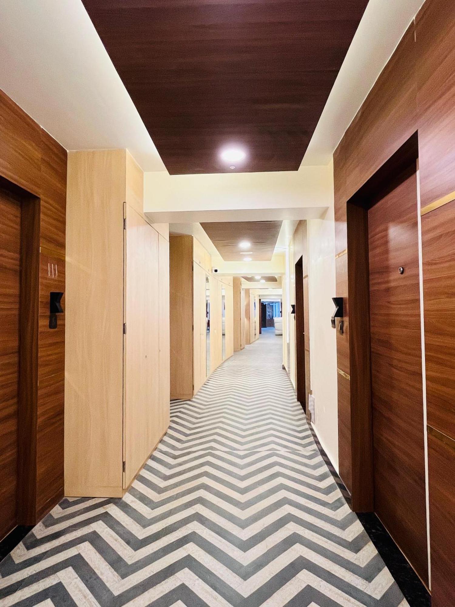 Luxury Stay At Hotel Broadway Boutique Mall Road Chowrasta Near Mahakal Temple 大吉岭 外观 照片