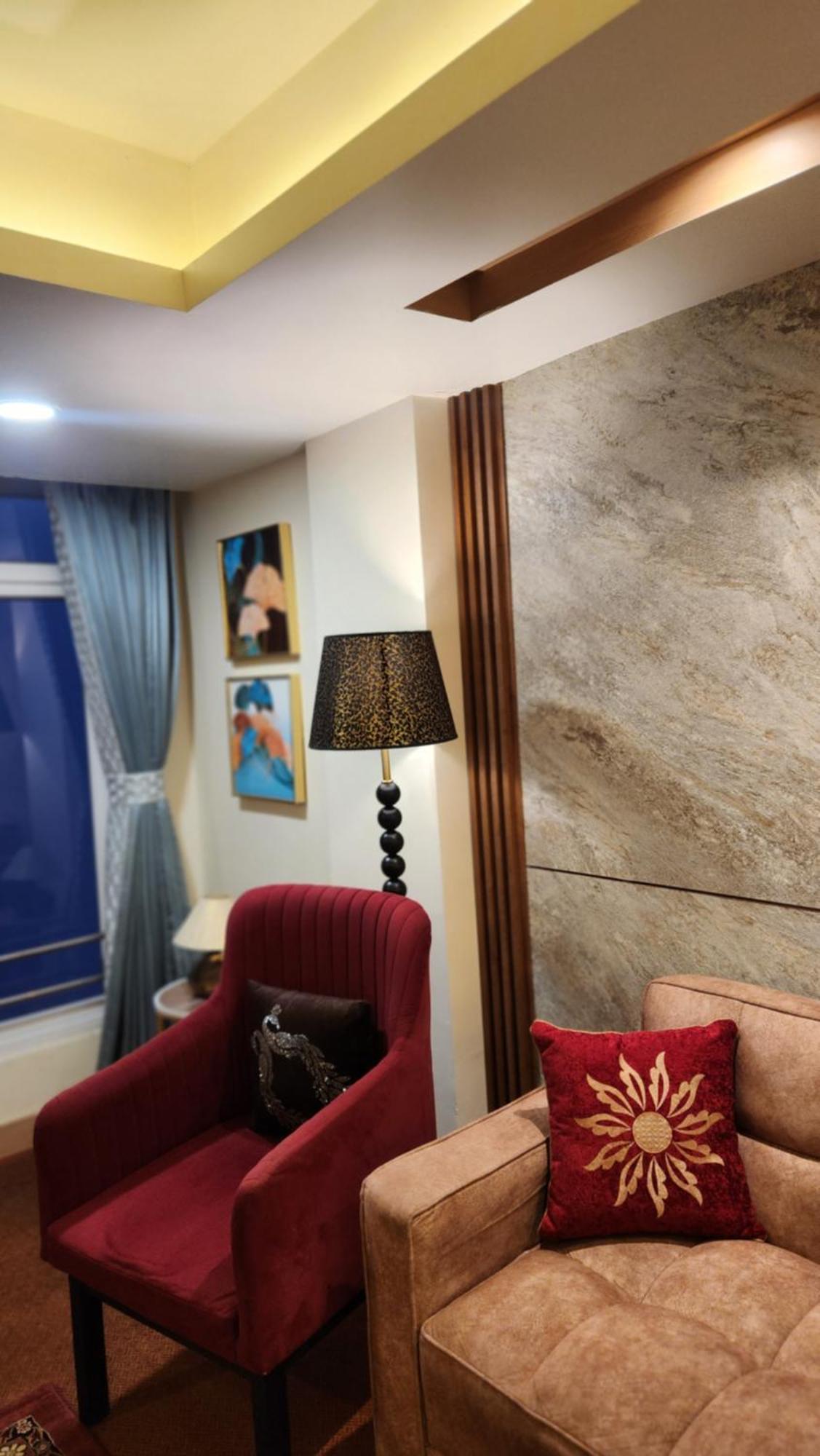 Luxury Stay At Hotel Broadway Boutique Mall Road Chowrasta Near Mahakal Temple 大吉岭 外观 照片
