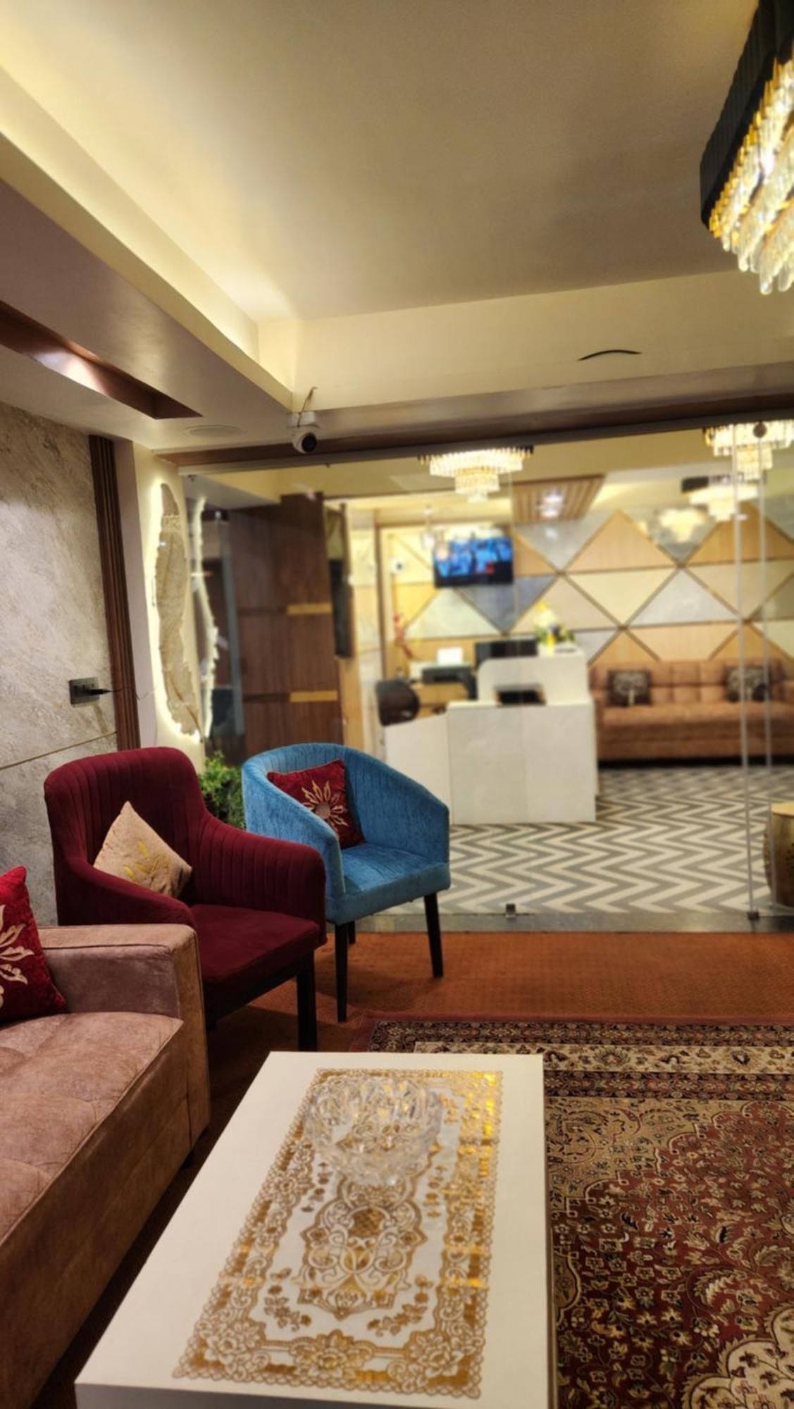 Luxury Stay At Hotel Broadway Boutique Mall Road Chowrasta Near Mahakal Temple 大吉岭 外观 照片